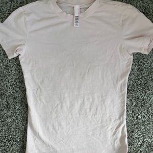 Skims Fits Everybody T-shirt. Cherry blossom. XS